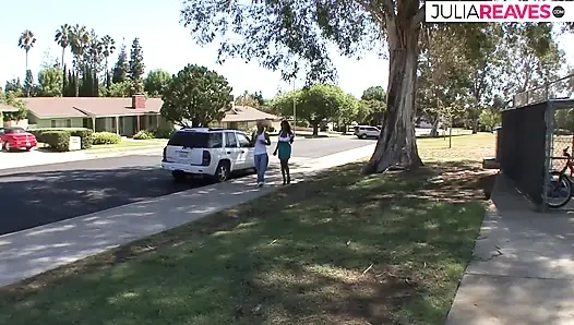 Zenci kız canavar siyah yarağa biniyor ve büyük bir boşalma