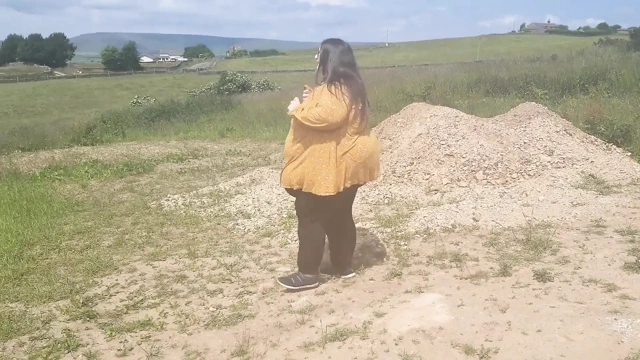 Şişman vücudumu güzellik yerinde yürüyorum