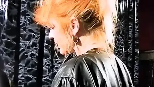 Deri kılıfı içine koy