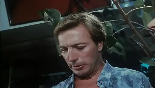 Moana Ve Kariyer Sürtük Arkadaşları Penis Emiyor Ve Her Delikten Alıyor