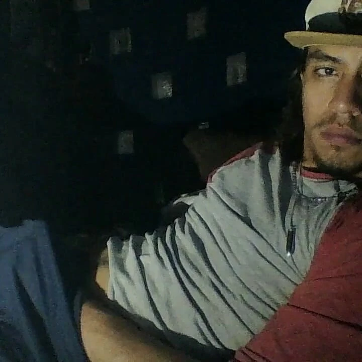 Onunla kadın porno modelleri izlerken sevişiyorum