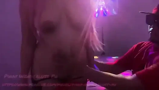 Pinay bar kızı sa vip oda dırdır ediyor para kay efendim. Chloe Salvador vip odada müşterisini sikiyor.