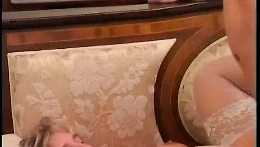 Azgın nine sürtük domaltmalı pozisyon almayı seviyor