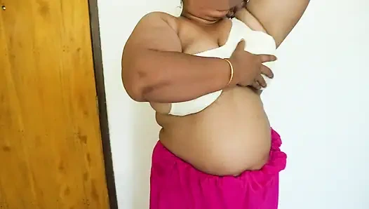 aunty bathing saban dea gosol desi bathroom