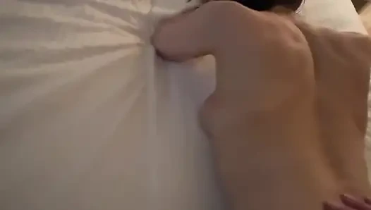 Duş sonrası karısını sikiyor