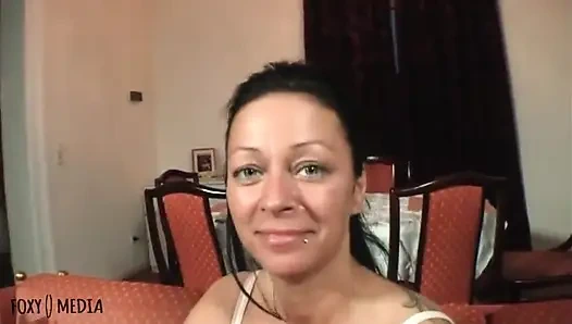 Küçük Büyük Tişli MILF Dövmeli Orospu Büyük Sikleri Sever