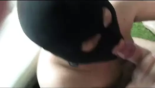 Maskeli mega boşalma