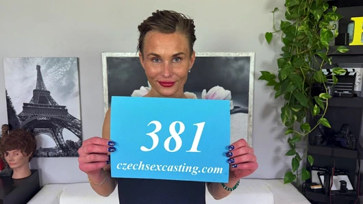 Başka bir yıldızı işlerine geri döndü