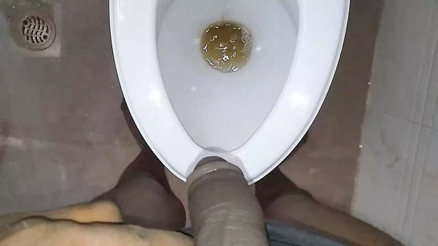 Yeni banyo videosu Hintli erkekler tek başına ..