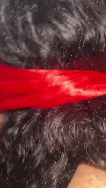 Мощный момент из "Голодные до хуя шлюшки с завязанными глазами у глорихола - Cliff Media"