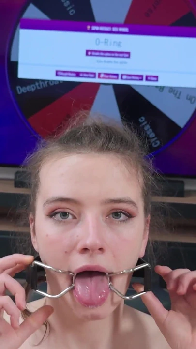 Servet çarkı oyunu ile ritzy yağmur ağzı eğitim günü - o-ring örümcek öğürme, dağınık ıslak damlama, farklı gırtlağına kadar alma ve