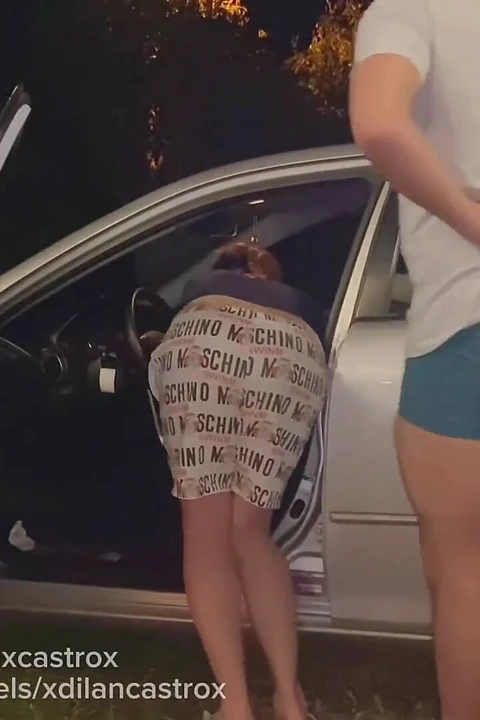 Seyir halindeki heteroseksüel adam beni yolda prezervatifsiz sikiyor ve içine boşalıyor