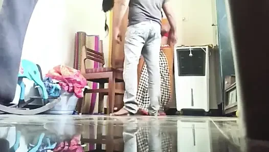 Lavanya Deepa sari içinde