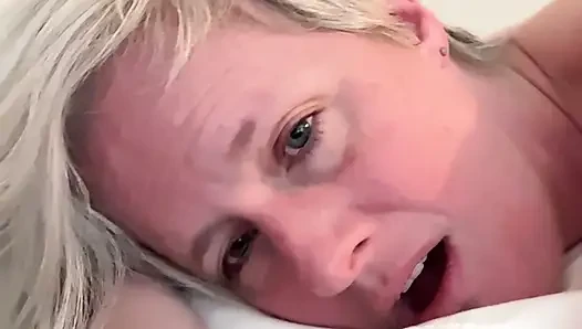 Horny MILF Can't Resist A Good Fucking