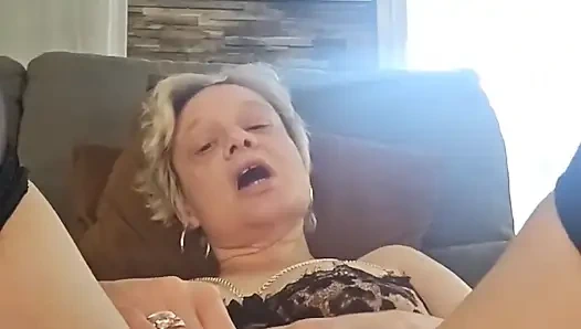 Ahlaksız MILF Vajinama Ve Popoma Bakalım