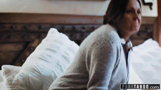 Saf tabu, kyler quinn üvey anne ve üvey babasıyla yakalandı