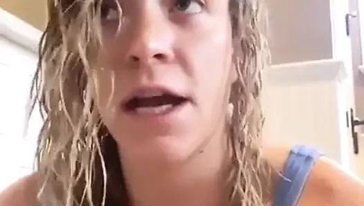 Linz DeFranco Cleavage