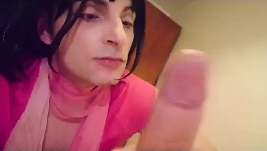 Hala büyük beyaz bir horoz emiyor