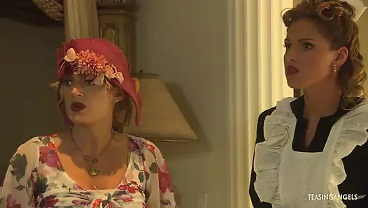 Güzellik gecenin ortasında yarak emiyor ve üstüne çıkıyor