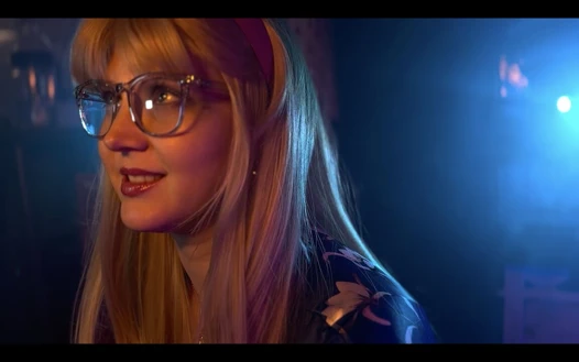 Üvey kız arkadaşım bana özel bir masaj ve mutlu son veriyor