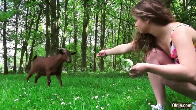 Yaşlı adam 70 yaşında vs genç 19 yaşında güzel !!