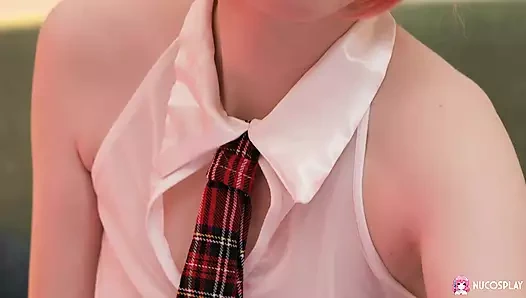 Yaramaz sürtük genç mia murkovski ıslak amında bir sürü oyuncakla oynuyor.