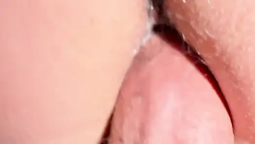 Sikişirken göt deliğine parmak sokuyor