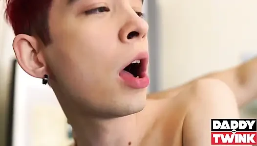 Daddyontwink üvey babası biliyor