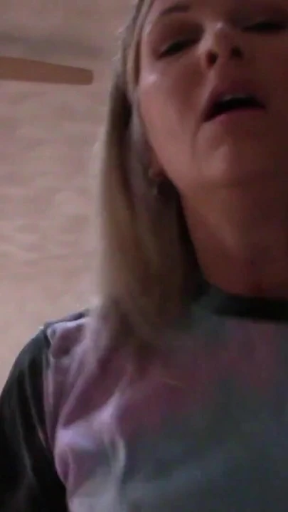 Seksi küçük ev hanımı dölleniyor | Klip 1