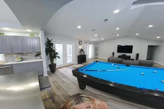 Sanal porno - Caitlin Bell ve sen bilardo oyununun derinliklerindesin.