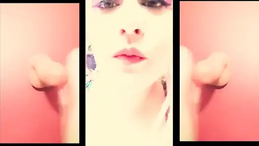 Ben sana sözlü dayak atıp üstüne tükürüp yarağını tokatlarken mastürbasyon yap