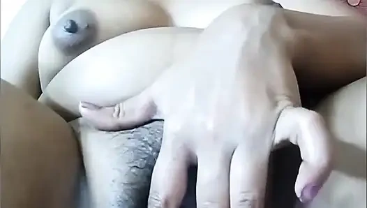 Bangla ev hanımı çıplak web kamerası gösterisi