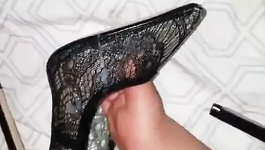 Ayağına dolgulu dantel pompa..