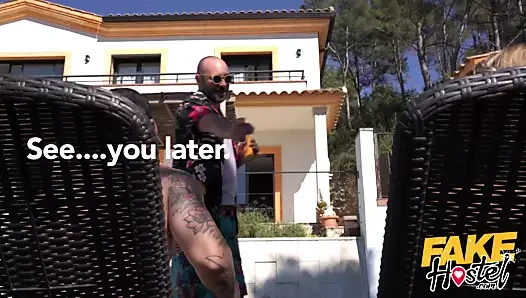 Sahte pansiyon kız arkadaş baştan tarafından çılgın İspanyol adam