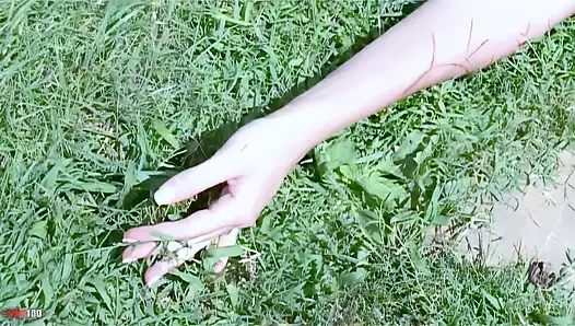 Nikkyblond Nikky Blond ve erkek arkadaşı ateşli sarışın erkek delisi bir sürtüğü sikiyor