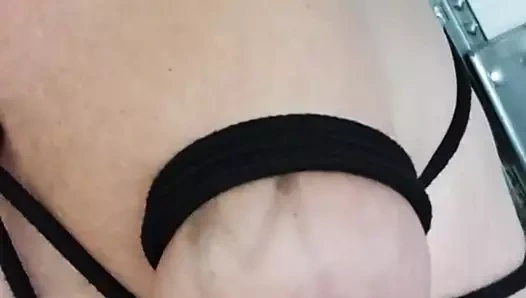 Julie'nin depodaki yürüyüşü