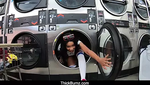 Kabarcık popo abanoz bebek jenna foxx sikikleri at the laundromat