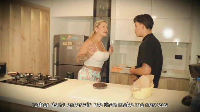 Büyük yaraklı üvey oğlum üvey babası öğrenmeden sadakatsiz orta yaşlı seksi amcığımı sikerek bana bir ders vermek istiyor