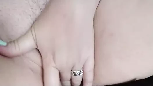 Tatil kanepesinde sabah mastürbasyonu