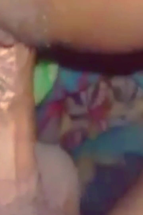 Hintli en ateşli orta yaşlı seksi kadın yatak odasında sikişiyor ev yapımı seks
