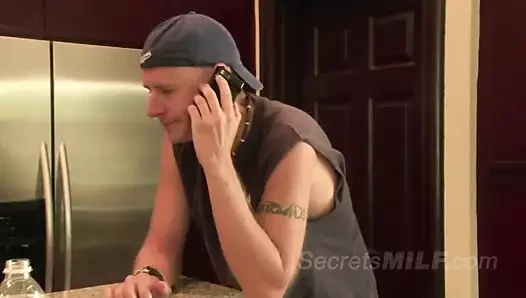 Genç milf kırlangıçlar sonra sıcak sikme içinde yatak