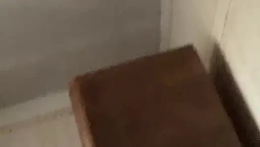 Göğüslerime aç olduğunu biliyorum