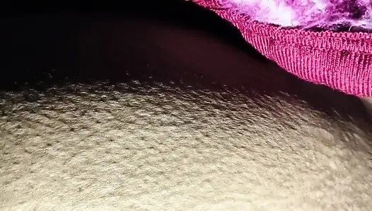 Annem yarağımı emiyor ve götünü sikiyor