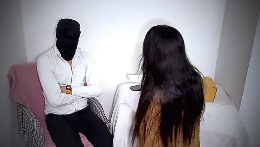 Patron Müslüman bir kızla röportaj yaptı.