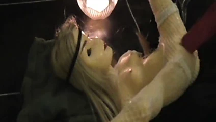 Anime boşalma dildosunda tükürük-backdoll