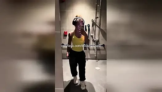 18 yaşındaki TikTok Thot'un amcığı kamerada patlıyor! Sansürsüz Gape