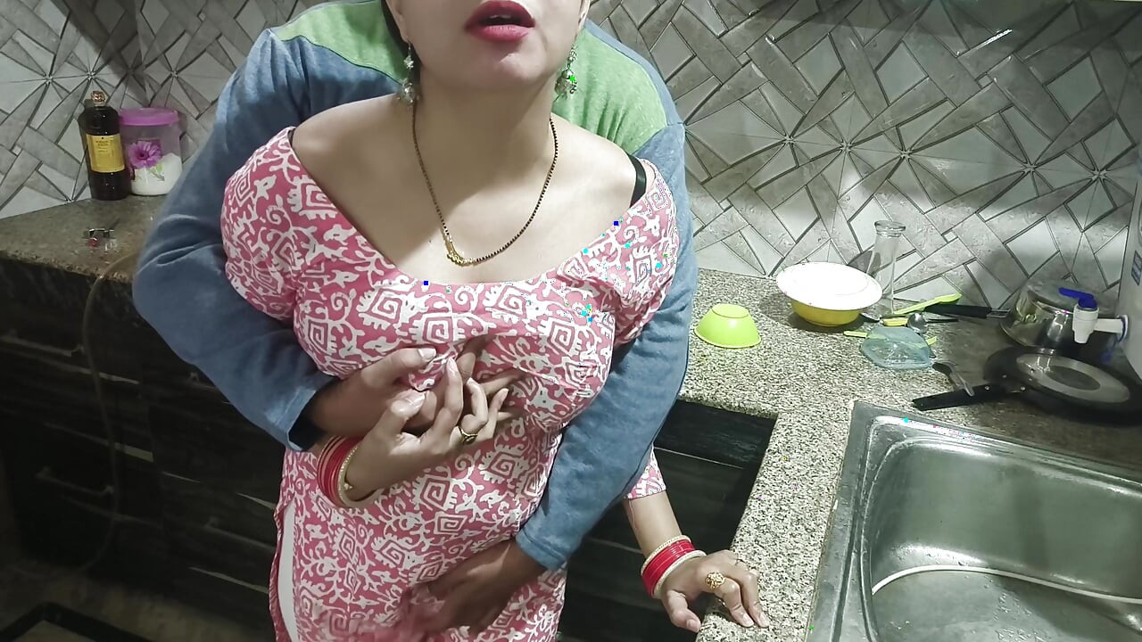 Aldatan Hintli evli kadın başka bir adamla sikişiyor ama yakalanıyor! Hintçe seks