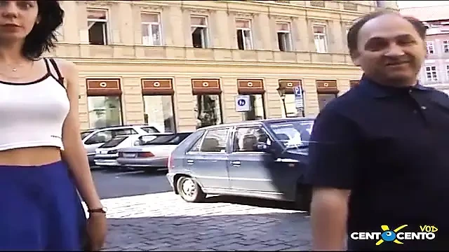 Aşırı bir Dario Lussuria filminde en yüksek seviyelerde grup seks ve sapıklık