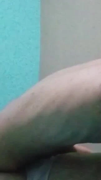 "Komşu kadının delikli külotuyla" heyecanlı an