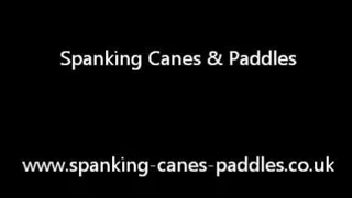 Kötü kız şaplak atıyor (bastırıyor)